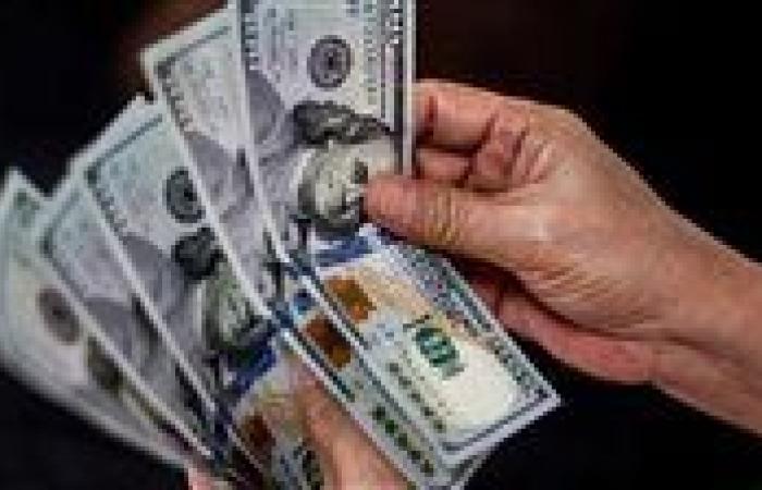 سعر الدولار مقابل الجنيه المصري داخل 10 بنوك اليوم