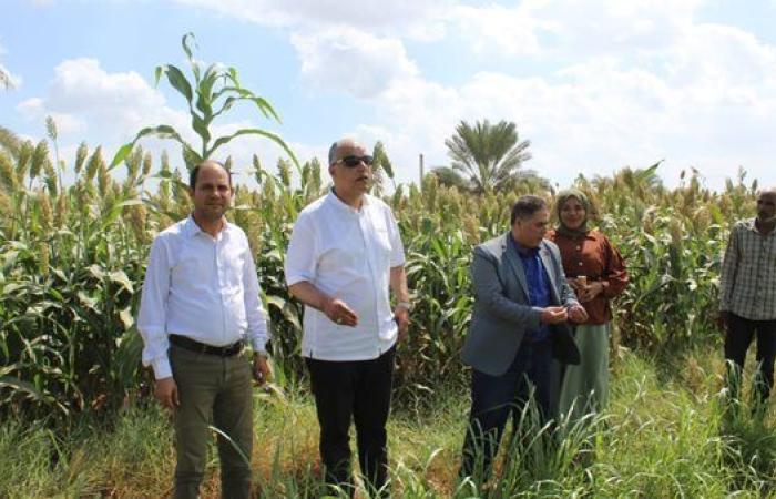 رئيس "الإرشاد الزراعي" يتفقد مجمعات الخدمات الزراعية بالفيوم