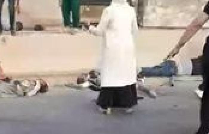 تفاصيل حادث أتوبيس طريق الجلالة.. شاهد بالفيديو الجثث على الأسفلت